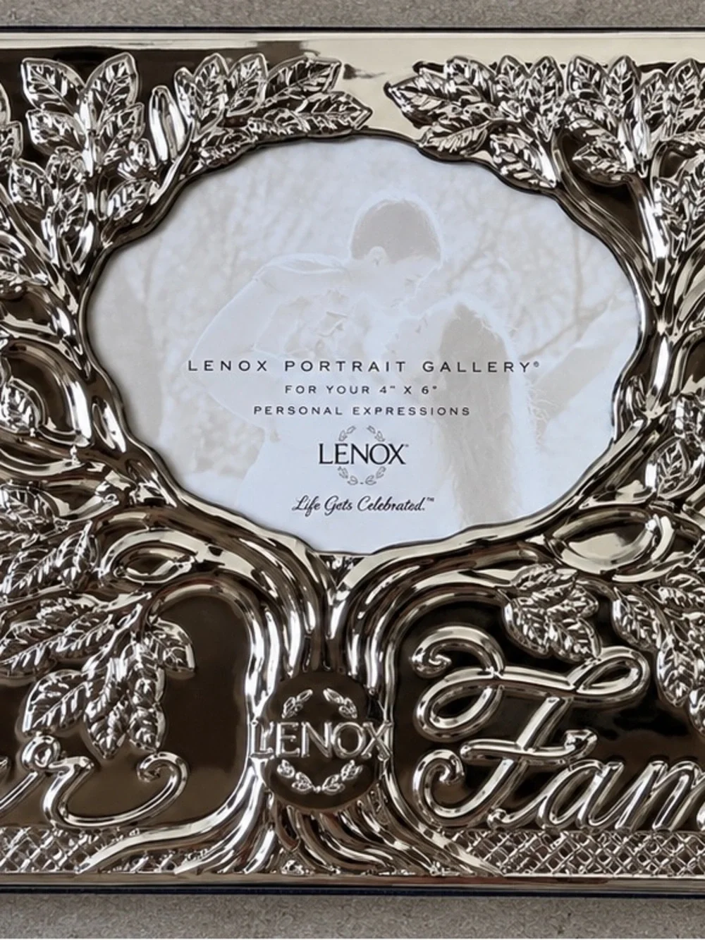 New Lenox ‘Our Family’ Photo Album Silver Tree 4x6 Holds 80 Photos Ribbon Tie
